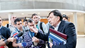 Porumboiu pune din nou tunurile pe Ion Crăciunescu:** "Cel mai potrivit pentru el ar fi internarea la Auschwitz!" Cine este omul din umbra șefului CCA