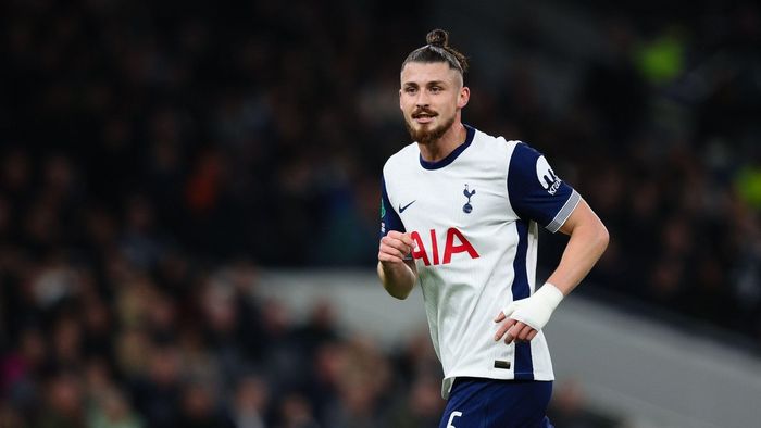 Un nume cu greutate a anunțat în Anglia decizia pe care Tottenham a luat-o în cazul transferului lui Radu Drăgușin în această iarnă