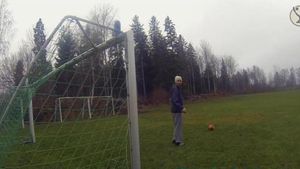 Dacă ce au făcut Ronaldinho sau Reus vi s-au părut "fake-uri", ce părere aveți despre următorul "trick"? VIDEO Ce a reușit un puști