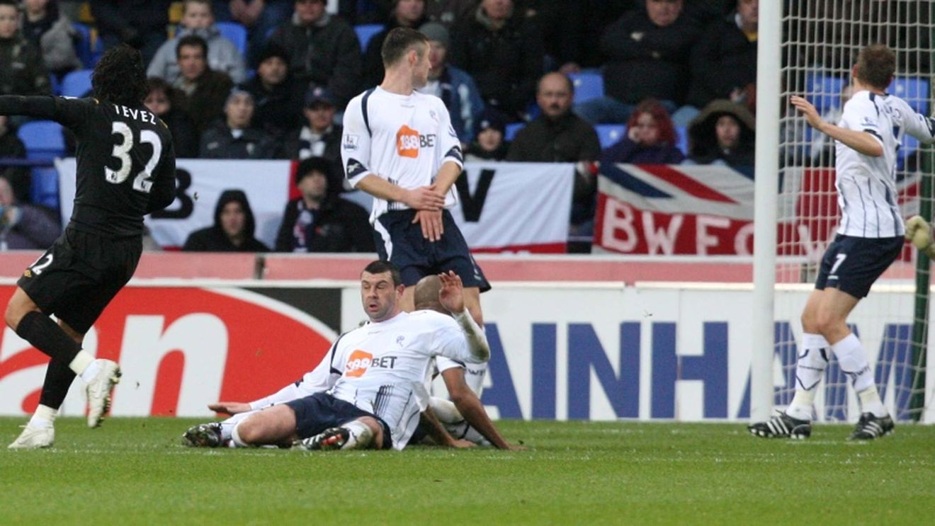 VIDEO** "Dublă" fenomenală Tevez, City egala lui Bolton