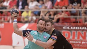 Replică dură pentru Federația Română de Handbal după ce a sancționat cluburile Dinamo și Steaua, într-un eveniment în care a fost responsabilă pentru organizare! „Judecă după logică sau după interese? Rușine să vă fie!"