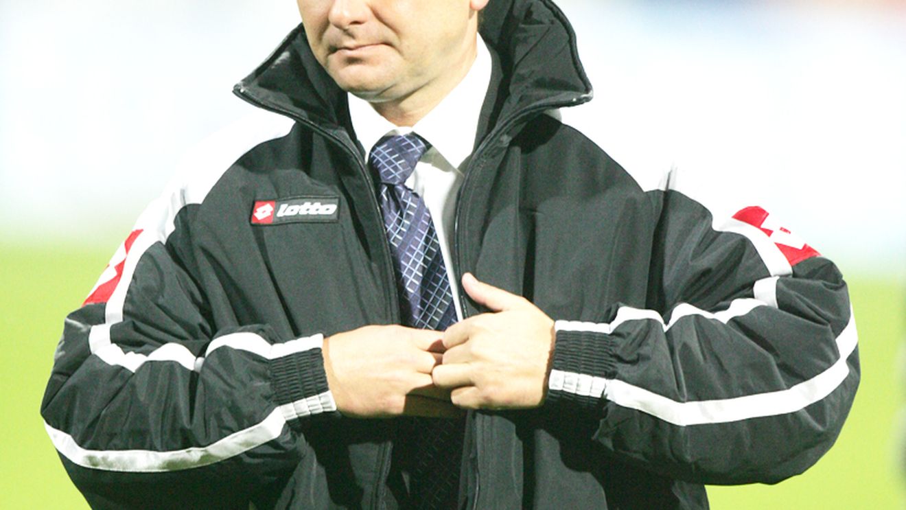 Uhrin gandeste ofensiv. "Vom ataca in Giulesti"