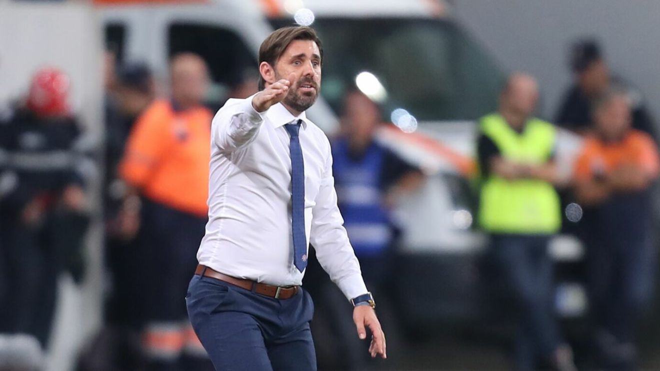 Fotbalistul de la Dinamo refuză să plece, deși antrenorul Kopic l-a dat afară! Caz incredibil în „haită”