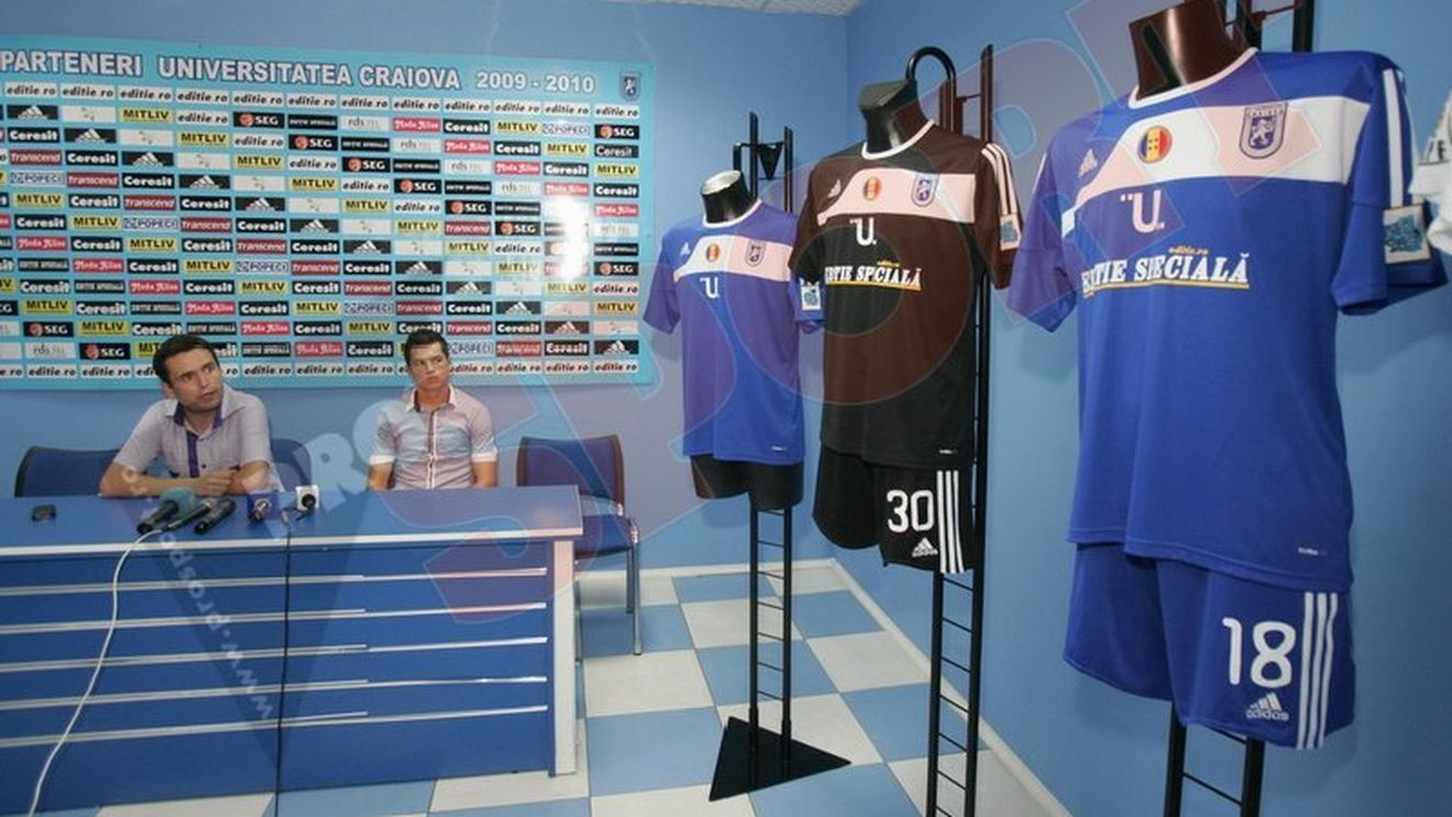 FOTO** Știința, în haine noi! "Îmi crește adrenalina când pun tricoul pe mine"