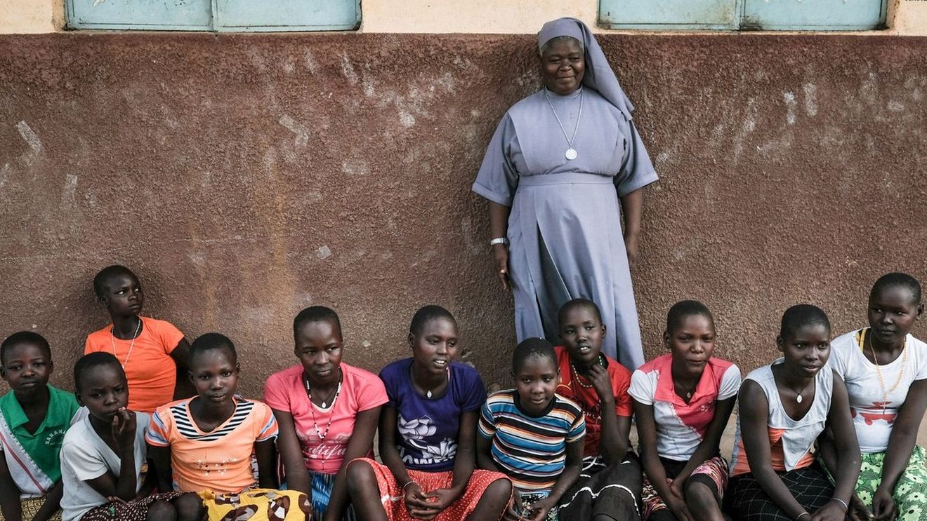 Gigi Becali atinge cote maxime de popularitate în Africa! Miliardarul nu se uită la bani și a decis să facă un gest fără precedent pentru studenții din Uganda: „Asta mi-a spus că va face”