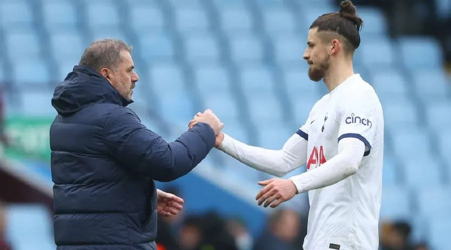 Ce decizie a luat Ange Postecoglou în privința lui Radu Drăgușin în meciul Tottenham - Bayern Munchen