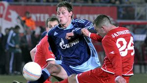 Janssen, de la Twente, suspendat de club două luni pentru că a provocat un accident rutier!