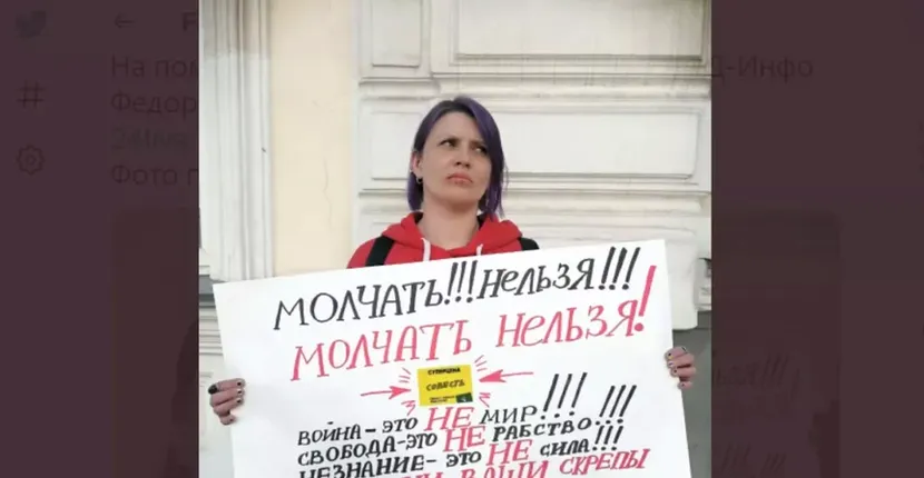 O activistă rusă și-a cusut gura în semn de protest față de război. „Nu putem să tăcem”