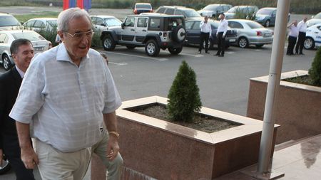 Păunescu:** "Nu mă duc la Craiova nici dacă ar fi să fiu investitor"