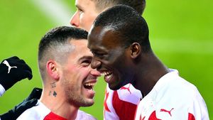 Nicolae Stanciu, assist genial pentru Slavia Praga! Cehii sunt entuziasmați după pasa superbă din derby: „L-a găsit fantastic!” | VIDEO