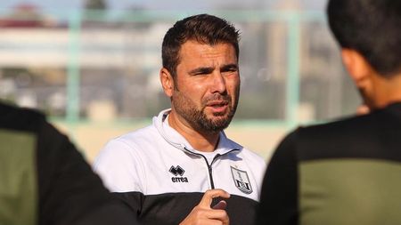 Adrian Mutu, inamicul numărul 1 în Azerbaijan: „Du-te și aruncă-te în mare! / Jucătorii parcă nu-s antrenați”. Fanii lui Neftchi Baku nu mai suportă situația dezastruoasă