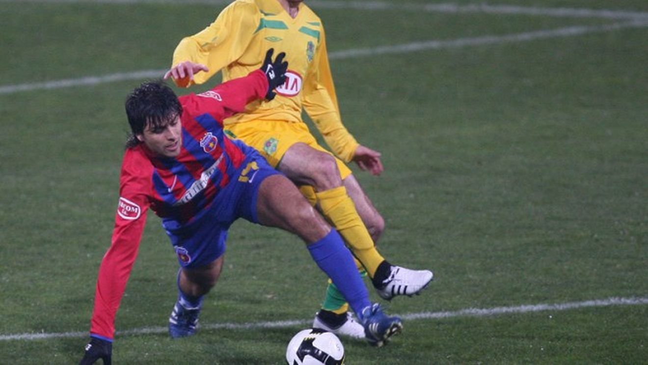 Steaua,** dureri de mijloc