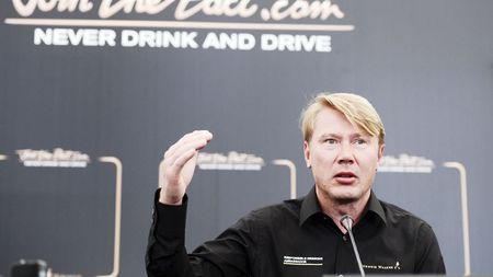 Hakkinen a vizitat România: "Dacă bei și conduci, n-ai succes"