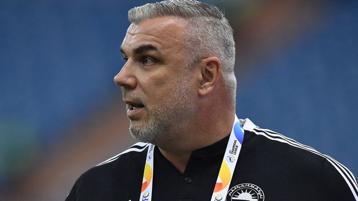 Nababul Cosmin Olăroiu nu a mai ținut cont de nimic și a „spart” 400.000 de euro! Le-a dat din banii lui prime fotbaliștilor pentru câștigarea Ligii Campionilor Asiei