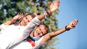 Liana și Adrian Ungur, așii tenisului din Florența!**  Ei pierd clar în fața lui Eugen Trică și îl fac pe Ilie Balaci să stingă televizorul