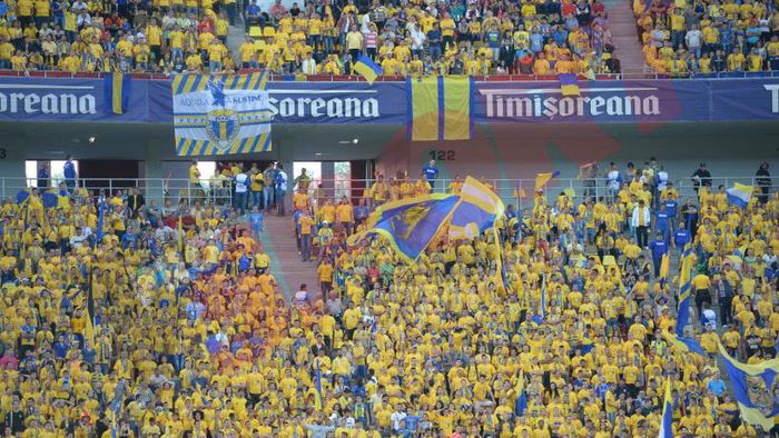 "Zidul galben" dă Cezarului ce-i al Cezarului!** Mesajul fanilor Petrolului pentru favoriți