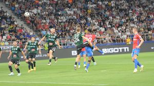 Apariție surpriză în tribune la meciul FCSB - Unirea Slobozia. Toată lumea îl dădea pe fotbalist ca şi transferat, dar el a venit în Ghencea