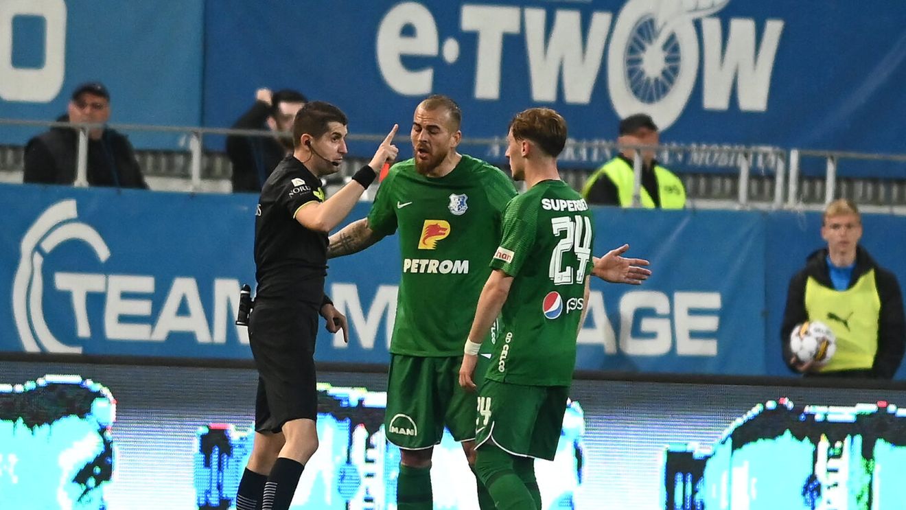 Jucătorul care a provocat eliminarea lui Denis Alibec în meciul Universitatea Craiova - Farul îl dă de gol pe atacant. „Nu e niciun dubiu!” Ce i-a spus înainte să-l lovească