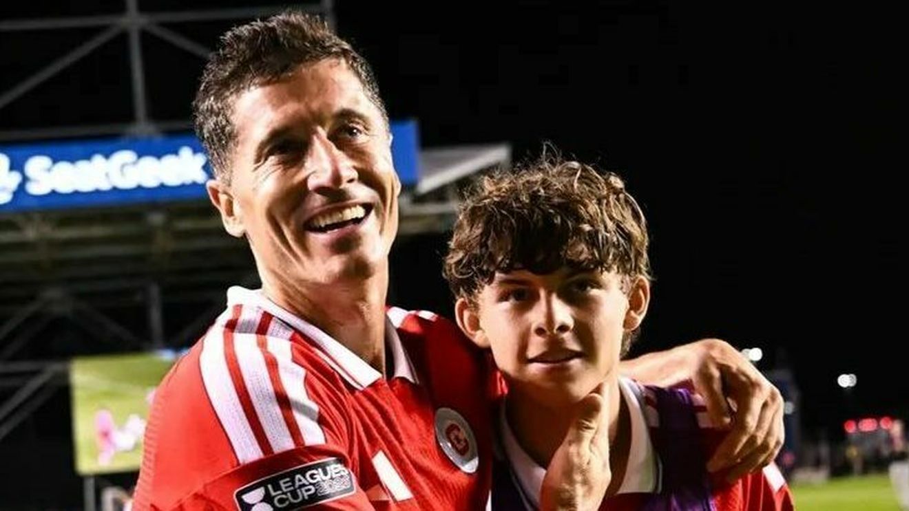 Un puști cu părinți români a schimbat istoria la echipa lui Robert Lewandowski. Câștigă mai bine ca mulți din Superliga