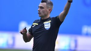 Horațiu Feșnic va arbitra finala Cupei României, dintre Universitatea Craiova și Astra Giurgiu! Știm și „centralul” barajului dintre CSA Steaua și Afumați | EXCLUSIV
