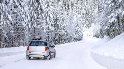 ADVERTORIAL | Cum să îți pregătești mașina pentru o excursie iarna, în cinci pași simpli