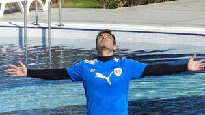 Poza zilei în cantonamentul Petrolului! "Ce faci Adi? Te adresezi Divinității? Cere titlul și Cupa!"