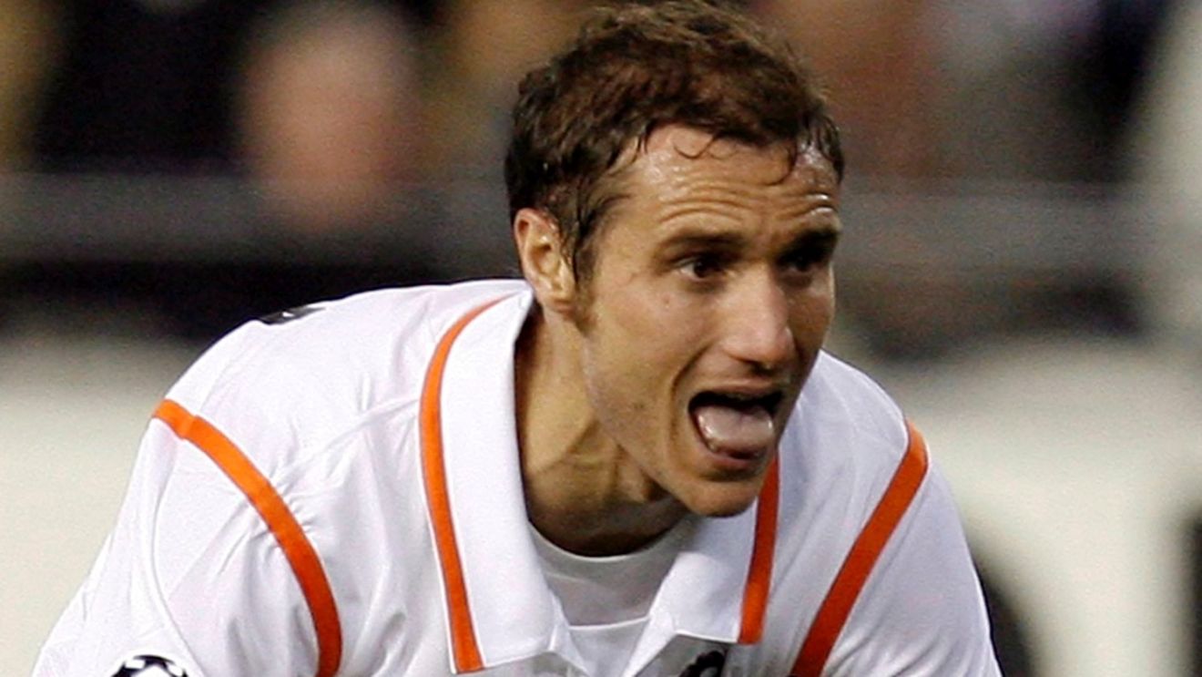 "Ce să facă Dinamo cu Helguera? Cimitir de elefanți?"