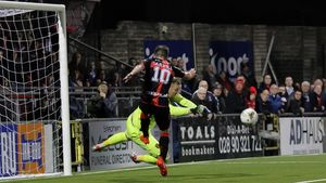 Gest incredibil în campionatul unde evoluează Ianis Hagi: un club își întreabă fanii pe Twitter dacă prelungește sau nu contractele unor jucători!