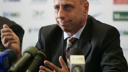 "Nu sunt surd sau orb! Am văzut că mi se caută înlocuitor"