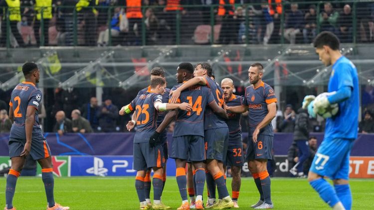 🚨 Interul lui Cristi Chivu a pierdut dramatic pe terenul lui Atletico în etapa 5 din Liga Campionilor, PSV, cu Dennis Man titular, a zdrobit-o pe Liverpool pe Anfield, 4-1! Toate rezultatele