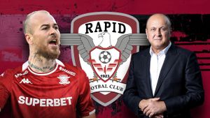 Denis Alibec, transferul bombă cu care Dan Șucu ar ataca titlul în Superliga: „Îl prefer pe el, să dea din mâini, decât pe altul căruia nu-i pasă”. EXCLUSIV