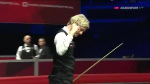 SNOOKER | "Dacă din mia de 'centuries' îmi va lipsi unul, dau vina pe tine". Ronnie O'Sullivan și Neil Robertson au făcut spectacol în primul tur la Openul Galez. Australianul a reușit al patrulea break maxim al carierei