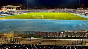 Iarba verde de acasă. Poli Iași va inaugura, sâmbătă, noua suprafață de joc din Copou în compania ultimei clasate FC Voluntari. Ieșenii revin acasă după exact 3 luni de absență