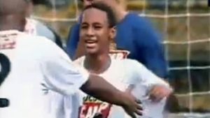 VIDEO de COLECȚIE Romario și Neymar au făcut show pe terenul de fotbal!** Faza care prevestea ascensiunea noii perle a Braziliei