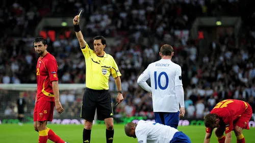 Germanul Manuel Grafe arbitrează meciul Benfica - Oțelul din Liga Campionilor