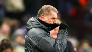 Lista celor 5 manageri care pot deveni noul antrenor al lui Radu Drăguşin la Tottenham, după demiterea lui Ange Postecoglou