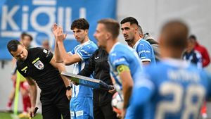 Patru atacanţi se pregătesc să vină în vară la Universitatea Craiova. Motivul pentru care sunt îngroziţi fanii olteni