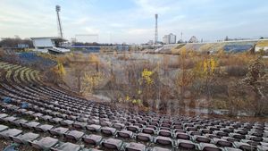 Așa arată imaginea nepăsării! FOTO | Stadionul Municipal Bacău zace în paragină și planul e același de ani de zile, doar pe hârtie