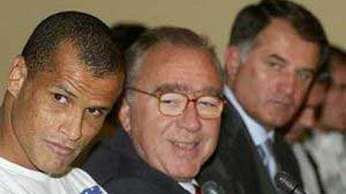 Wikipedia îl dă pe Socratis Kokkalis președinte la Rapid!