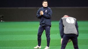 Culisele întâlnirii Becali - Stan de la palat: "N-o să te dau afară dacă te elimină Twente, dar..."** CONDIȚIA pusă de Gigi și cu ce sumă i-a închis gura lui Ilie