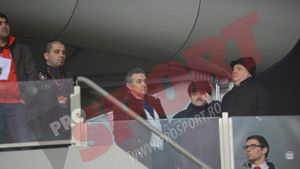 Primele declarații ale lui Gigi Becali, după înfrângerea cu Ajax:** "Rocha așteaptă să vină trenul ca să tragă, era să-și rupă piciorul!" Pe cine a remarcat