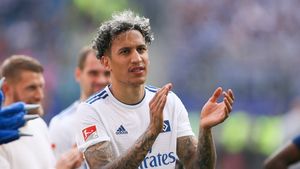 Leo Lacroix vine să dea probe la CFR Cluj! Șefii i-au rezervat biletul de avion fundașului refuzat de Dinamo. A evoluat la trei cluburi cu nume din Europa