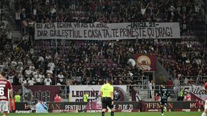 Război intern la Rapid. Ultraşii acuză conducerea că a decis cenzurarea fanilor: „De ce dați în el, băi, brutelor?”