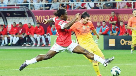 S-a apucat de fotbal la 12 ani, la insistențele mamei!** Taribo West din "Ștefan cel Mare" a dezvăluit ce planuri are după ce a impresionat cu BarÃ§a