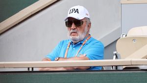 Ion Țiriac a vrut să acceseze fonduri europene pentru cel mai mare proiect de investiții în sportul din România. Când a auzit, fiul său Ion Alexandru Țiriac l-a oprit și i-a făcut o altă propunere pentru afacerea de zeci de milioane de euro