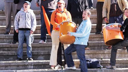 "Doamna Dirigintă" din galerie!** Ea conduce de mai bine de doi ani grupul ultrașilor de sub Pietricica