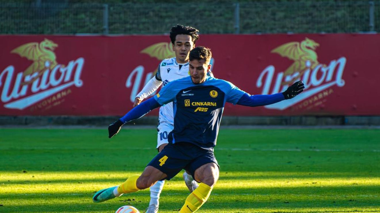 Marco Dulca, singurul fotbalist român lider într-o primă ligă din străinătate: "Pleci din România pentru că nu ești respectat ca sportiv!" Ignorat la FCSB, închizătorul care n-a văzut cartonașul roșu vreodată face din Slovenia o analiză tranșantă. INTERVIU EXCLUSIV