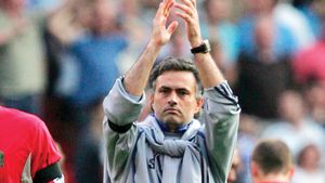 Mourinho, plătit să tacă