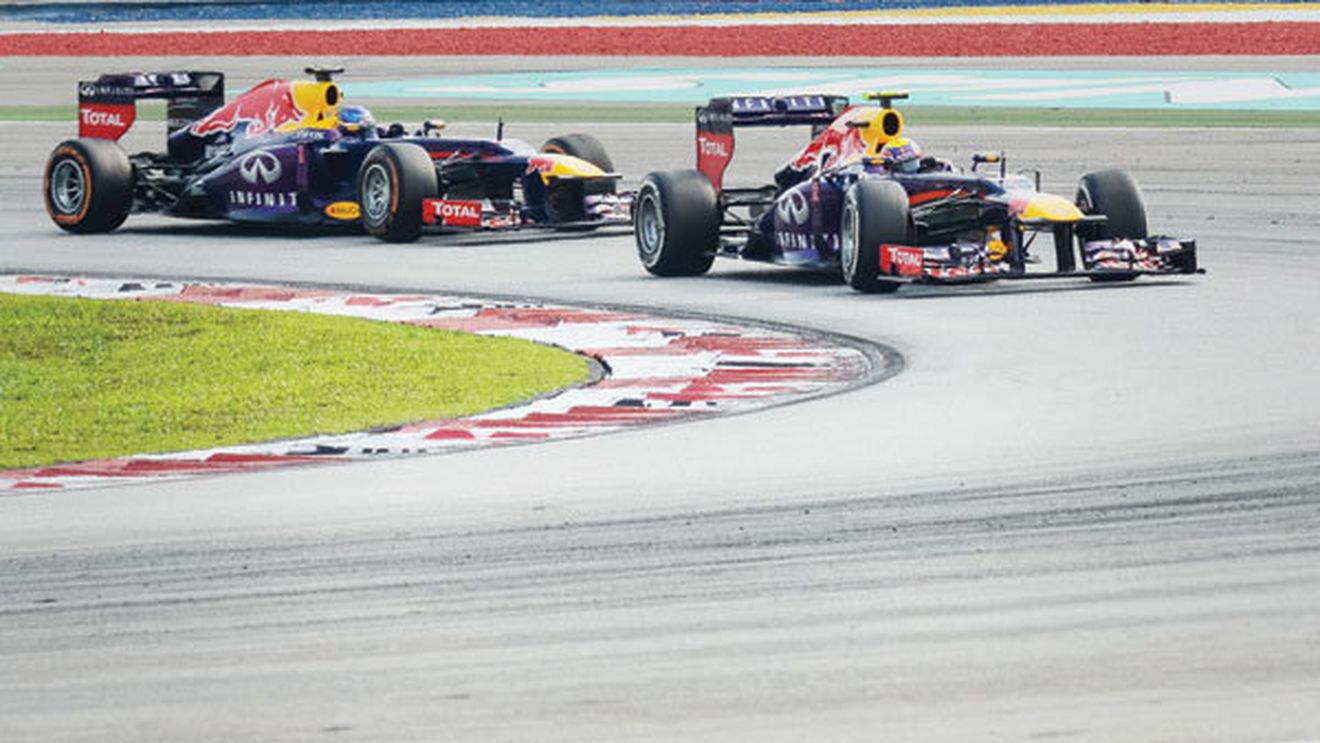 Episod bizar la Sepang!** Vettel a vrut blat pe față: "Mark merge prea încet. Faceți ceva să dispară din fața mea!" 