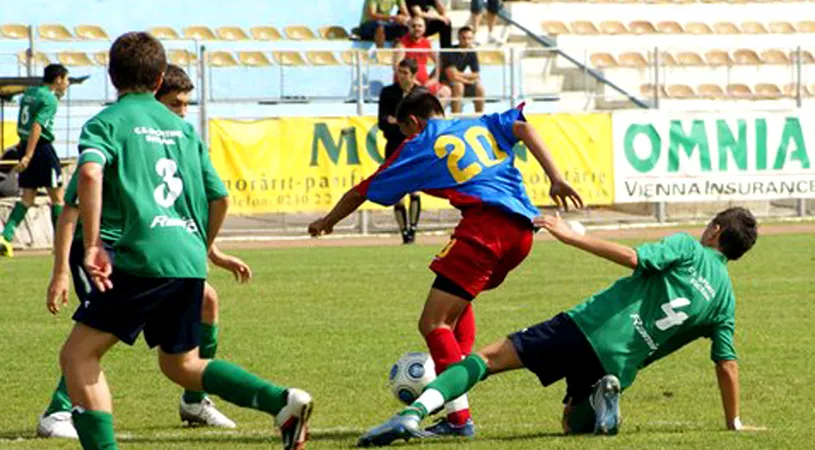 Steaua** merge în finala Campionatului Național